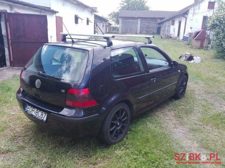 2001' Volkswagen Golf photo #1