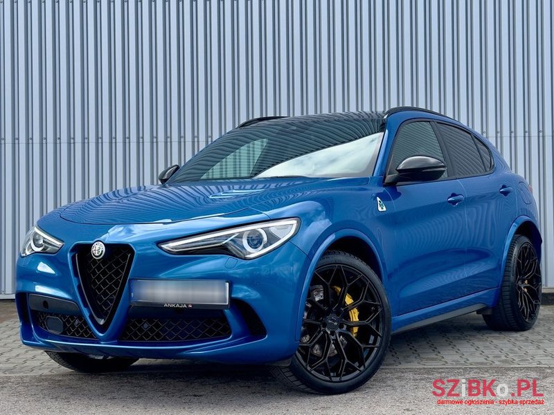 2021' Alfa Romeo Stelvio photo #4