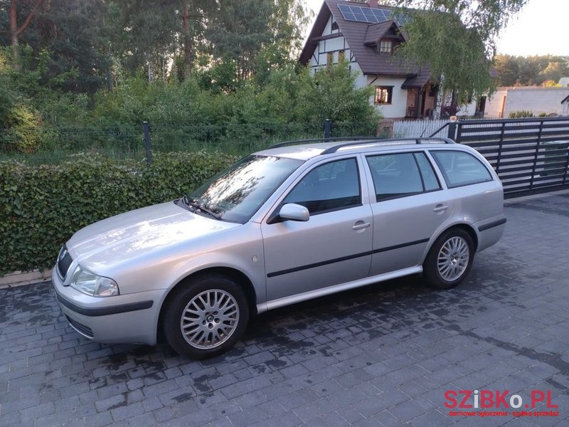 2002' Skoda Octavia 1.6 Classic photo #3