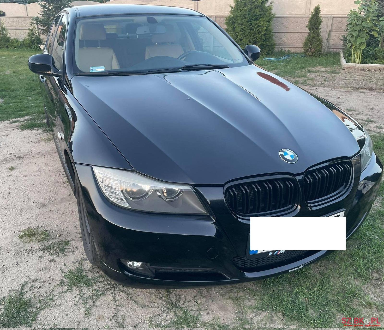 2011' BMW 3 Series Sedan photo #1