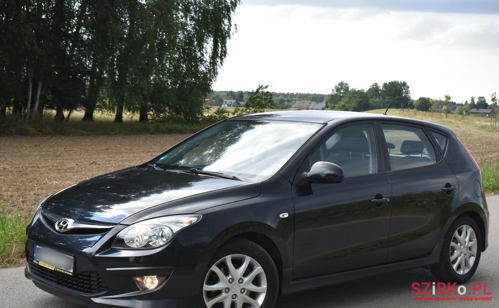 2011' Hyundai i30 1.4 Edition Plus photo #1