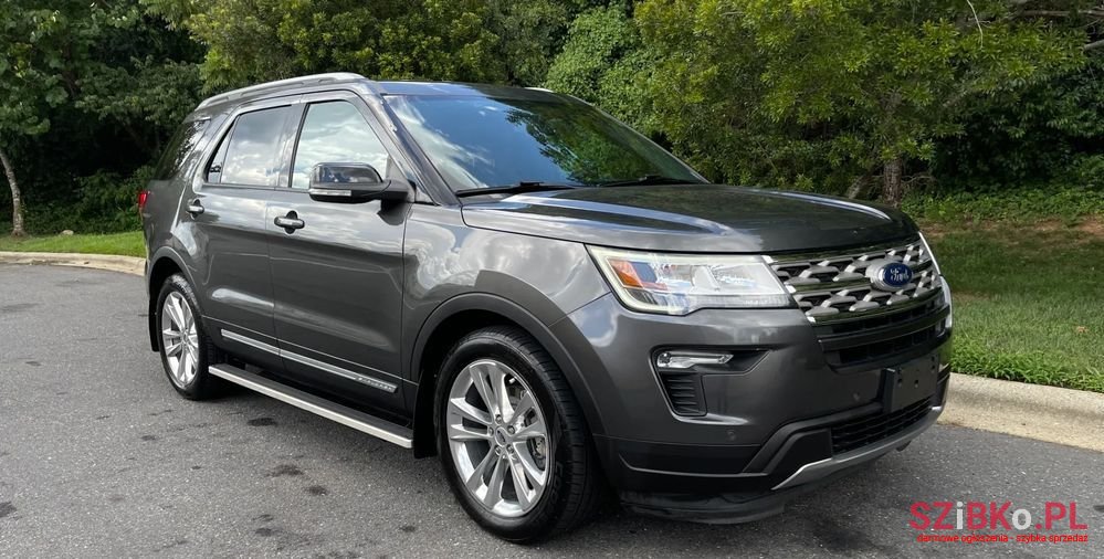 2018' Ford Explorer photo #5