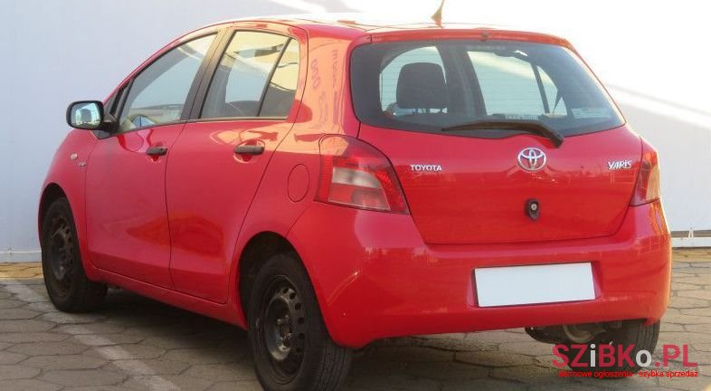 2008' Toyota Yaris photo #3