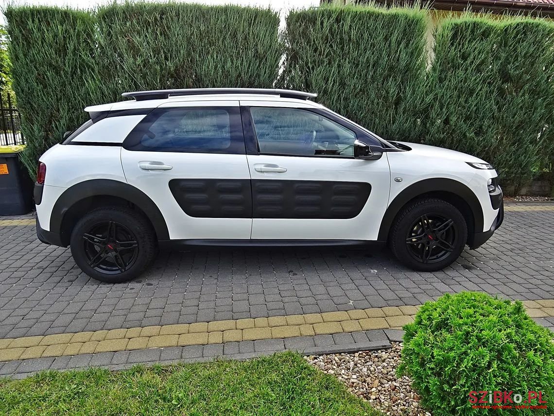 2017' Citroen C4 Cactus photo #6