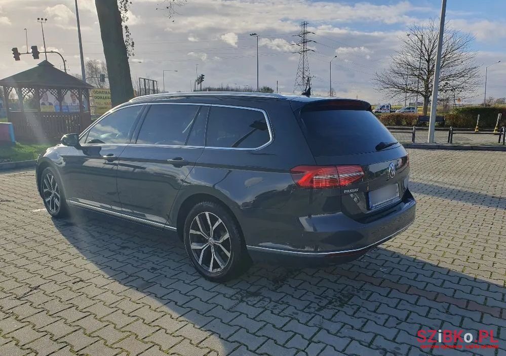 2016' Volkswagen Passat photo #6