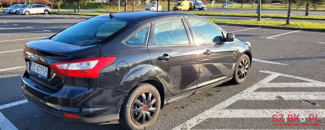 2011' Ford Focus photo #3