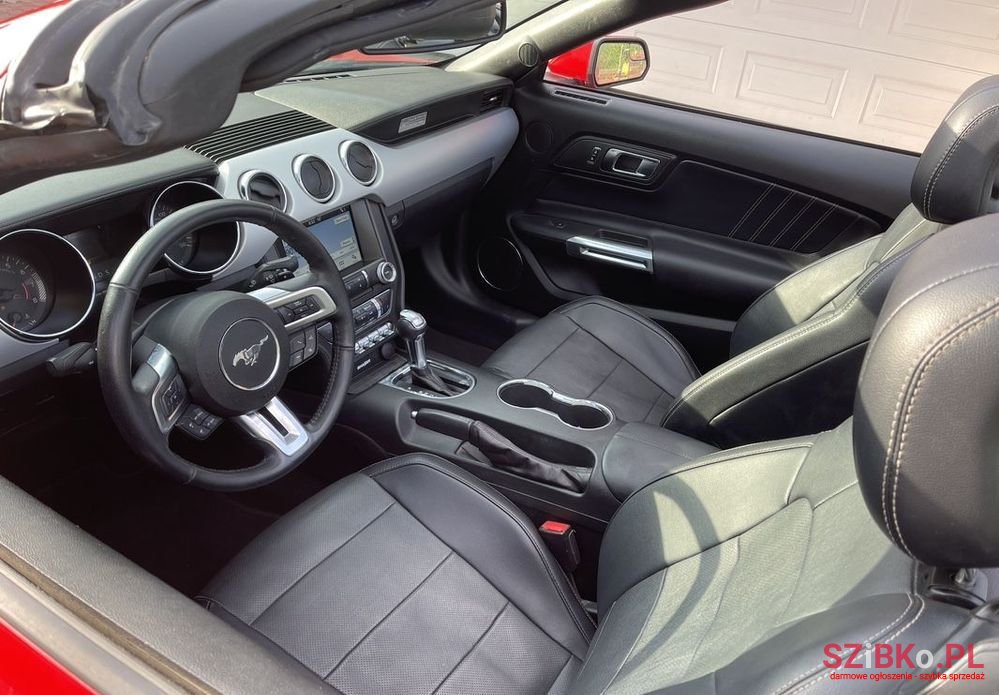 2017' Ford Mustang photo #3