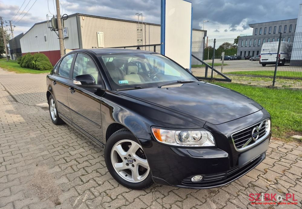 2011' Volvo S40 photo #2