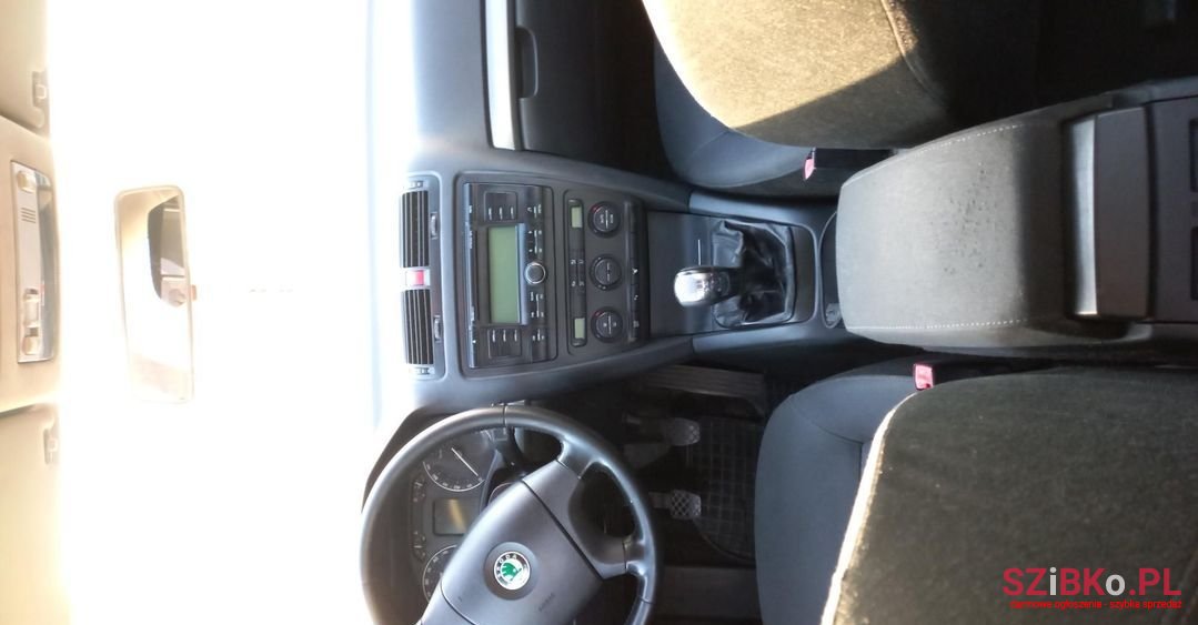 2006' Skoda Octavia photo #5