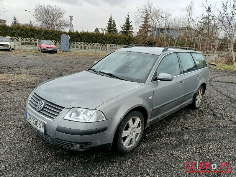 2001' Volkswagen Passat photo #1