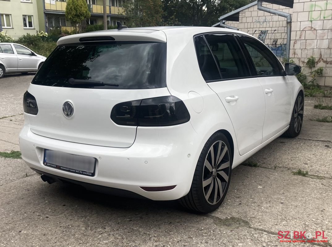 2009' Volkswagen Golf photo #6