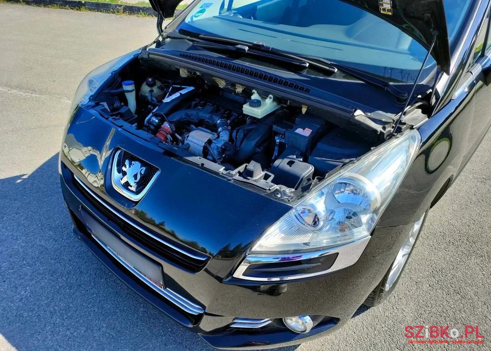 2010' Peugeot 5008 photo #2