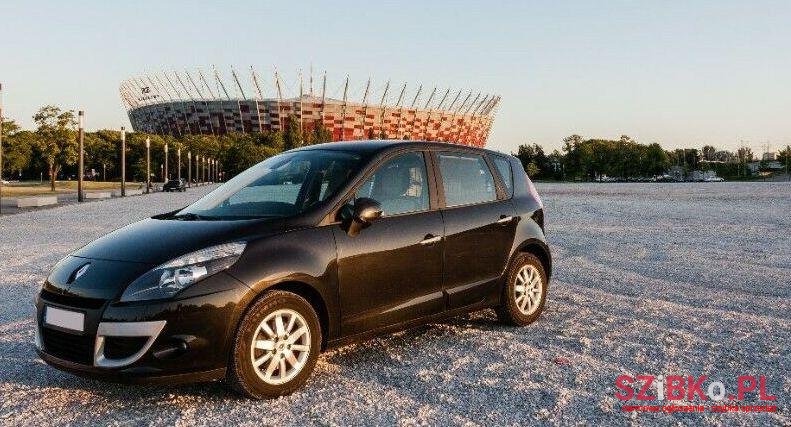 2009' Renault Scenic photo #1