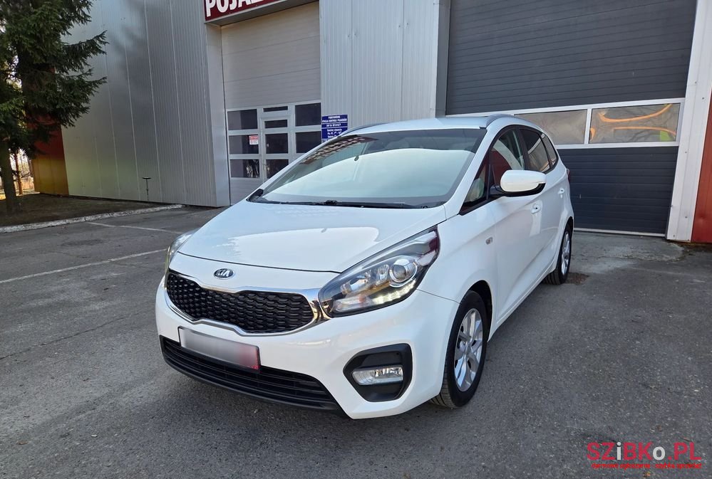 2017' Kia Carens photo #2
