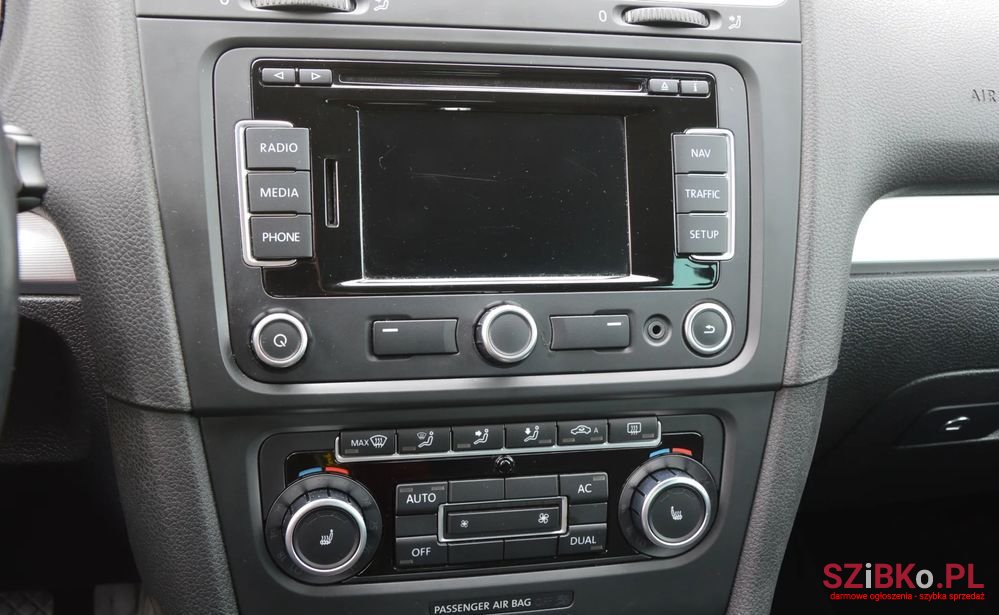 2010' Volkswagen Golf photo #5