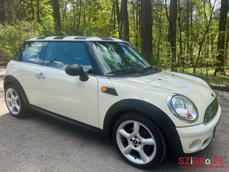 2009' MINI One Standard photo #2