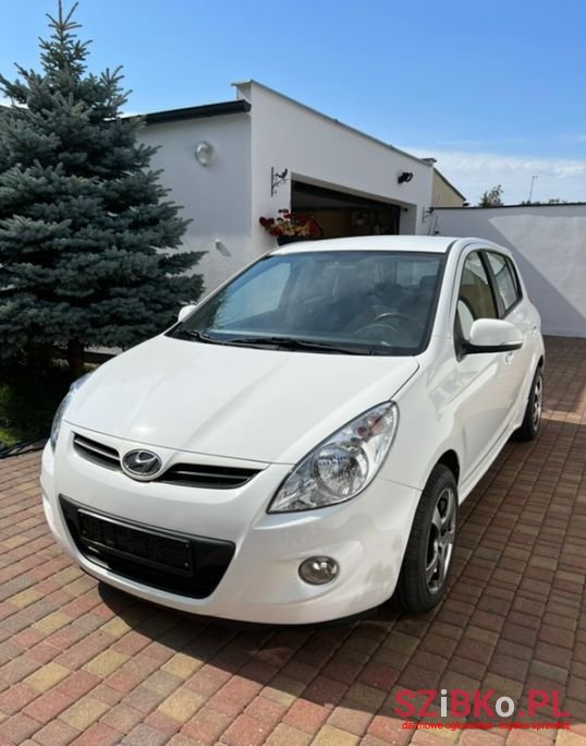2012' Hyundai i20 photo #2