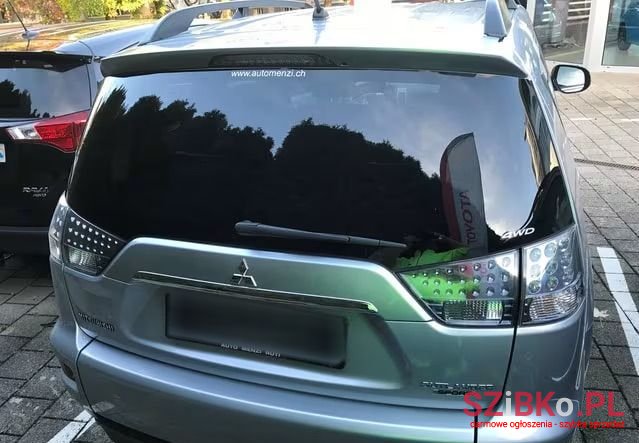 2012' Mitsubishi Outlander photo #3