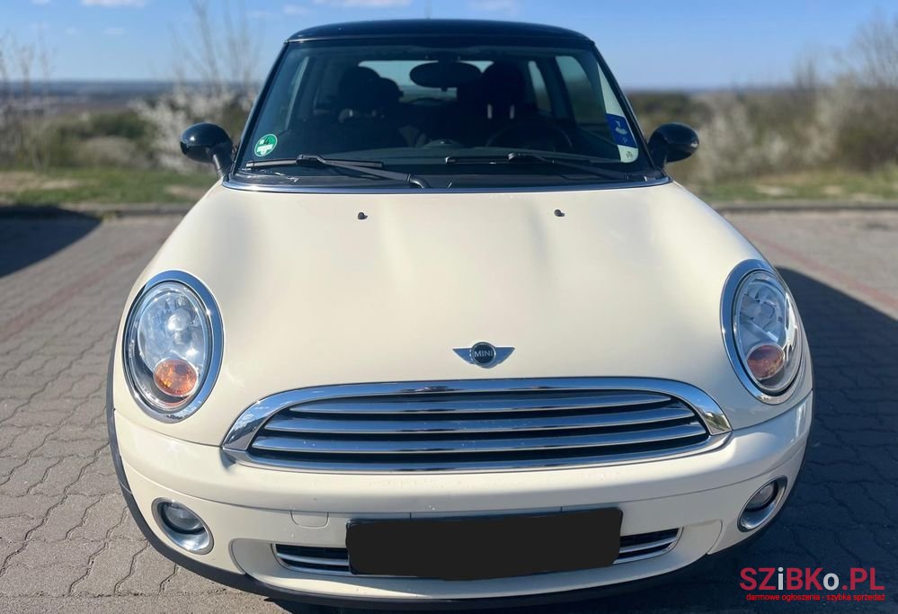 2007' MINI Cooper Standard photo #3