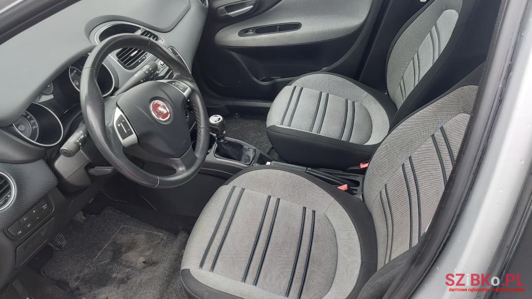 2010' Fiat Punto Evo photo #6