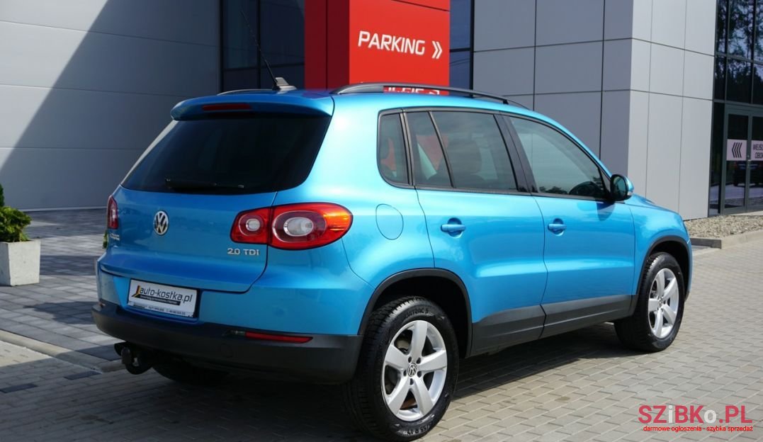 2010' Volkswagen Tiguan photo #3