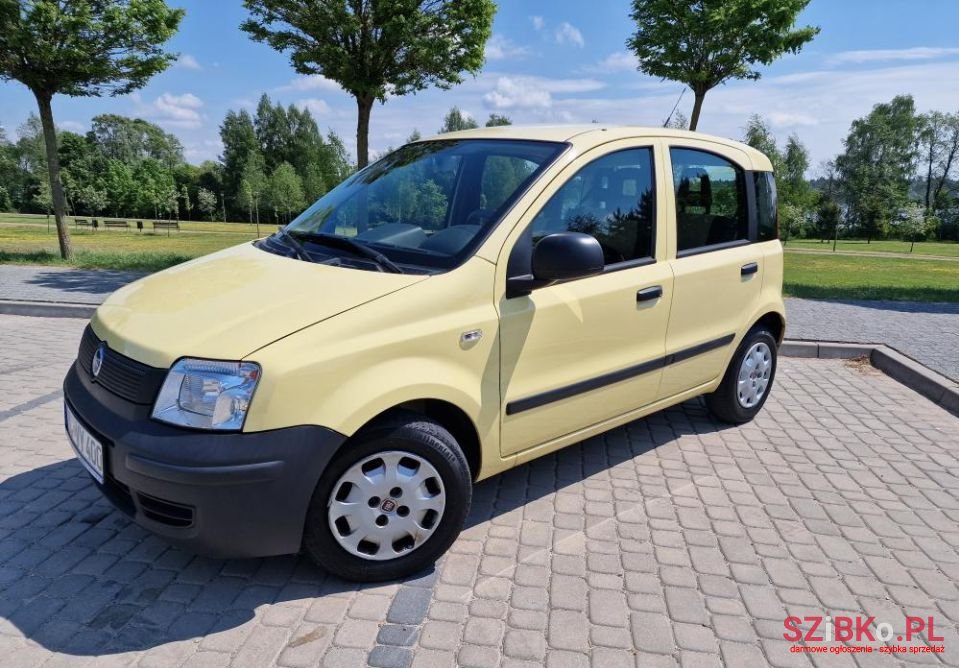 2011' Fiat Panda photo #2