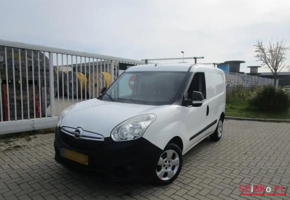 2013' Opel Combo photo #1