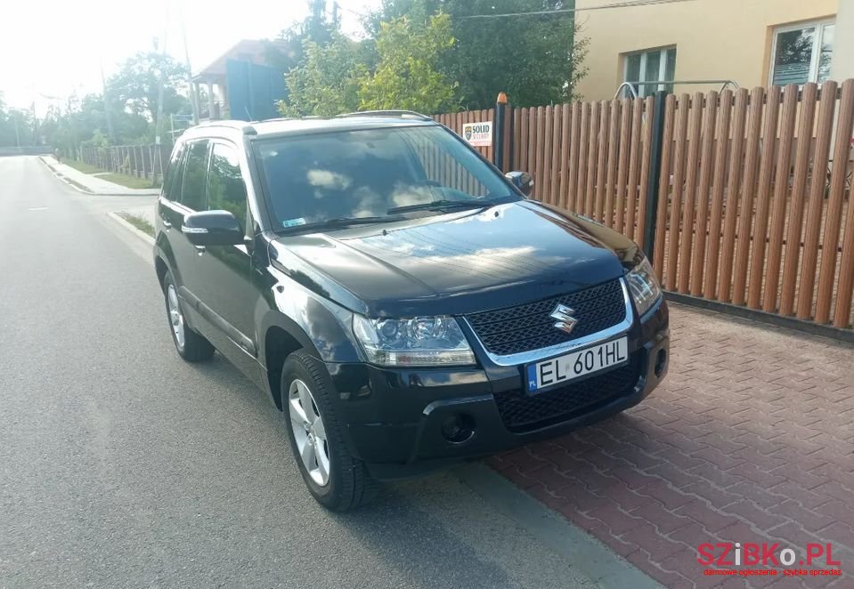2009' Suzuki Grand Vitara photo #3