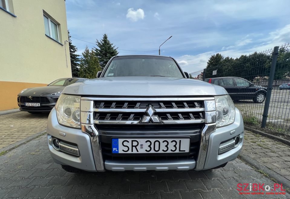 2007' Mitsubishi Pajero photo #4