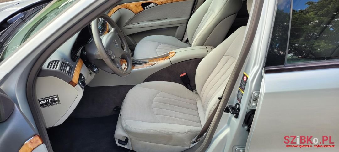 2006' Mercedes-Benz E-Class photo #2