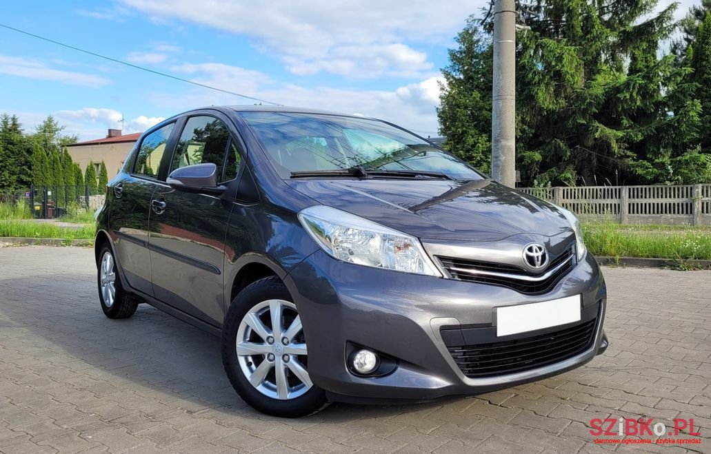 2013' Toyota Yaris photo #3