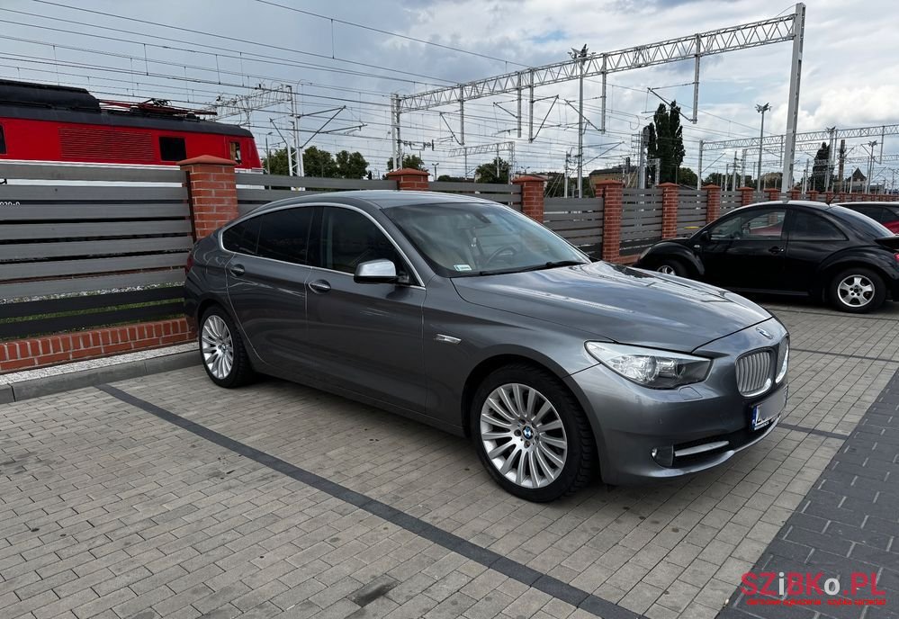 2009' BMW 5 Series 550I photo #3