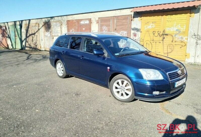 2004' Toyota Avensis photo #2