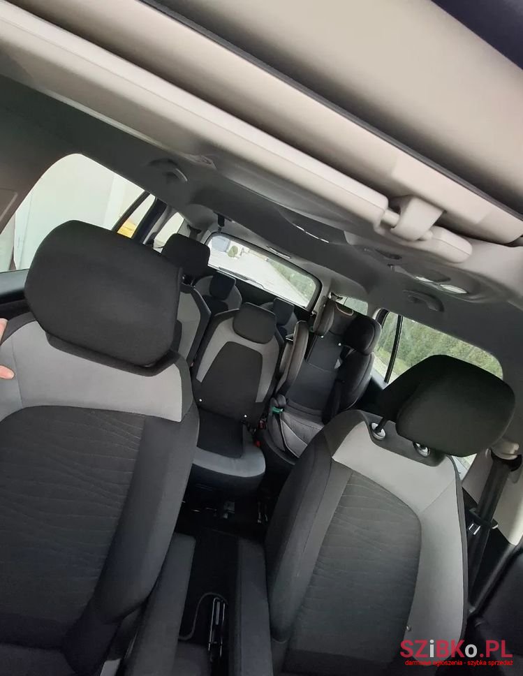 2014' Citroen C4 Grand Picasso photo #4