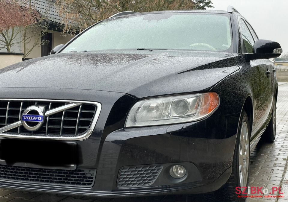 2010' Volvo V70 photo #5