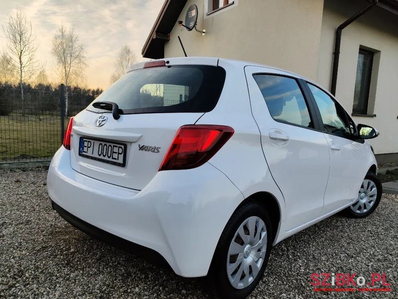 2015' Toyota Yaris photo #5