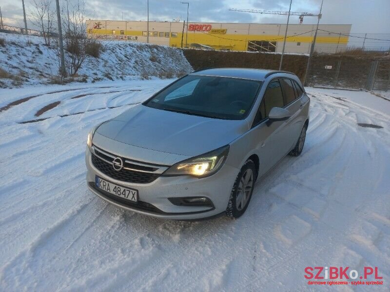2017' Opel Astra photo #1