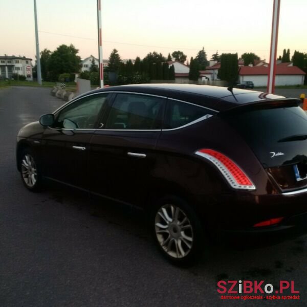 2011' Lancia Delta photo #5