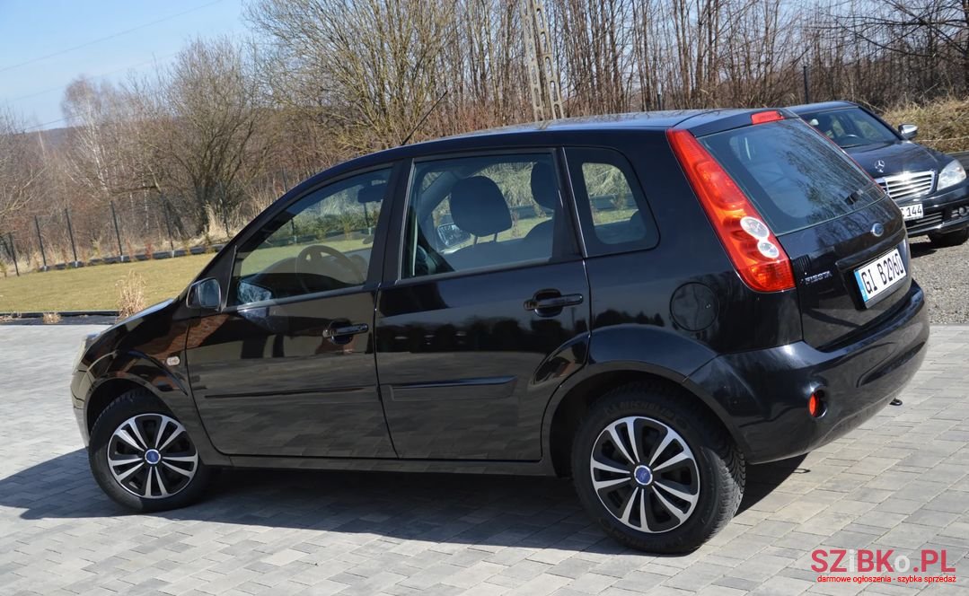 2007' Ford Fiesta photo #5