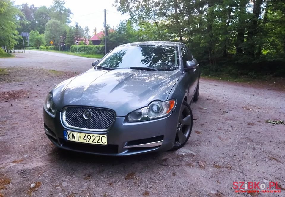 2010' Jaguar XF photo #5