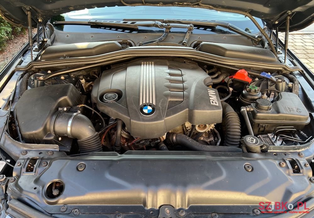 2008' BMW 5 Series 520D photo #3