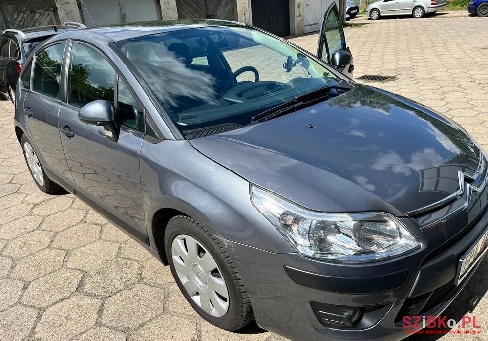 2008' Citroen C4 photo #1