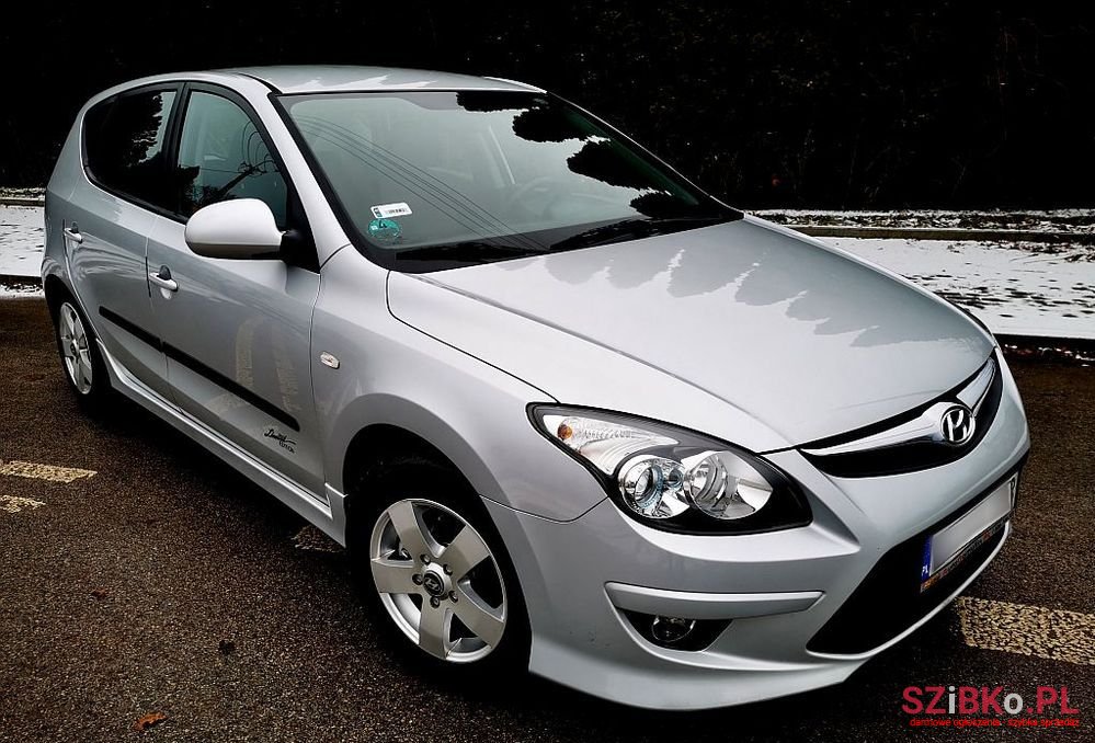 2010' Hyundai i30 photo #2