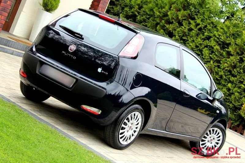 2010' Fiat Punto Evo photo #4