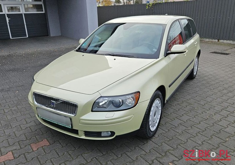 2005' Volvo V50 photo #2