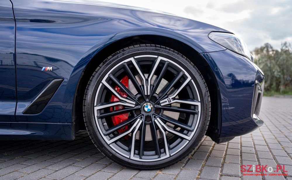 2021' BMW 5 Series M550I Xdrive Sport photo #4