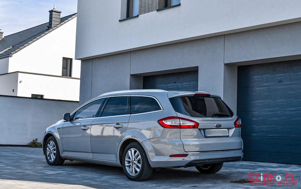 2012' Ford Mondeo photo #5