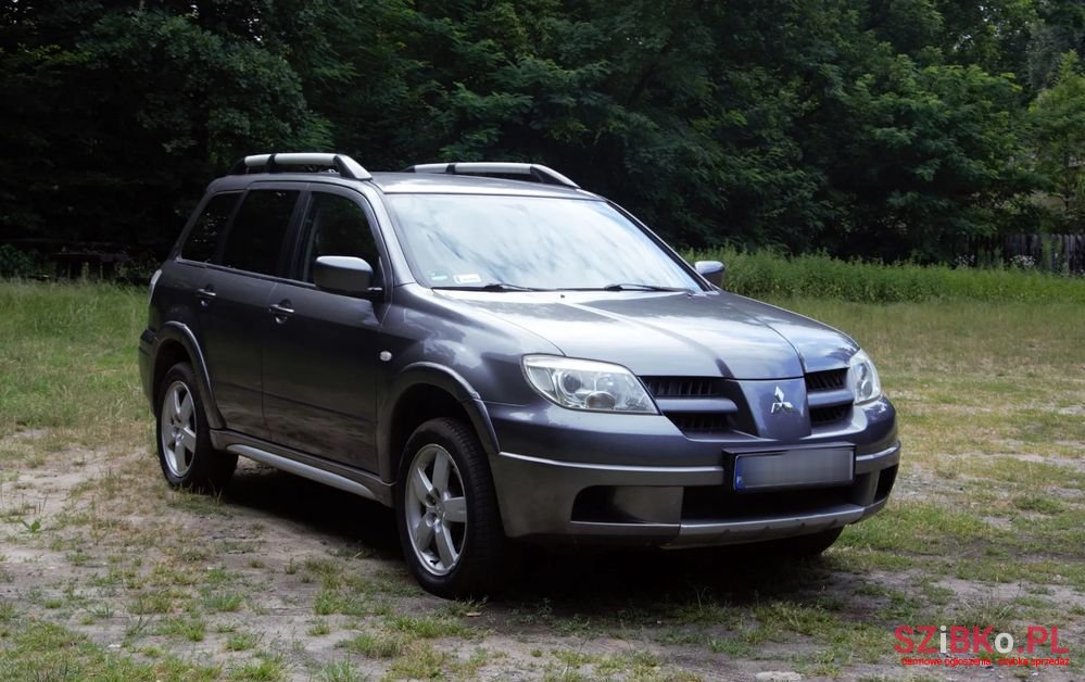 2006' Mitsubishi Outlander photo #2