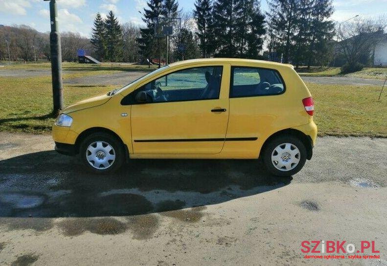 2006' Volkswagen Fox photo #1