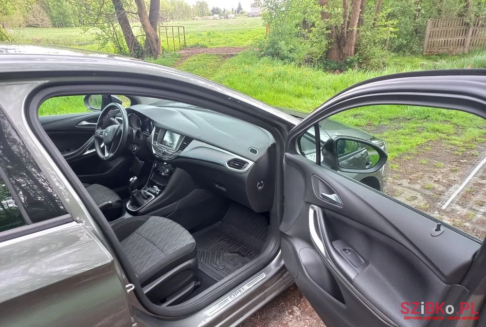 2020' Opel Astra photo #3